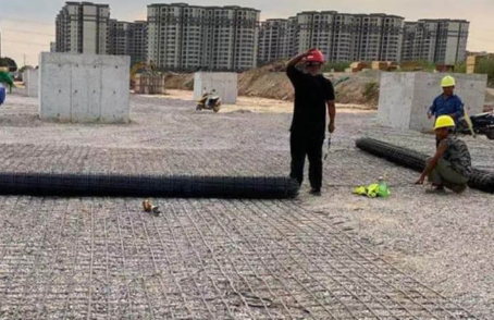 江西土工格栅铺设前地基要怎么处理?